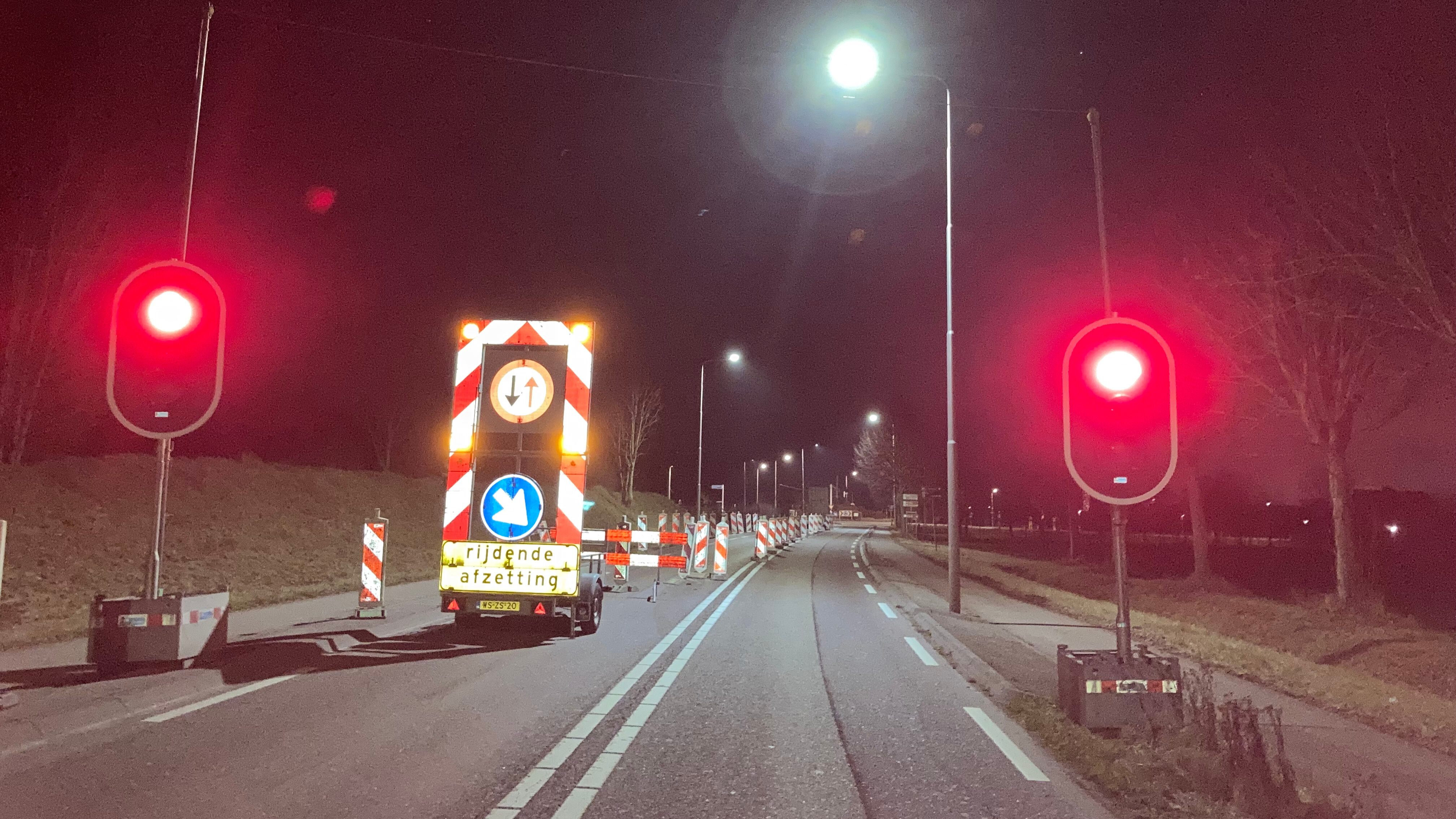 Verkeerschaos bij rotonde door onverwachte werkzaamheden