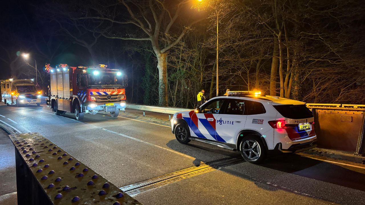 Brandweer haalt persoon uit water bij Bosscheveld Maastricht