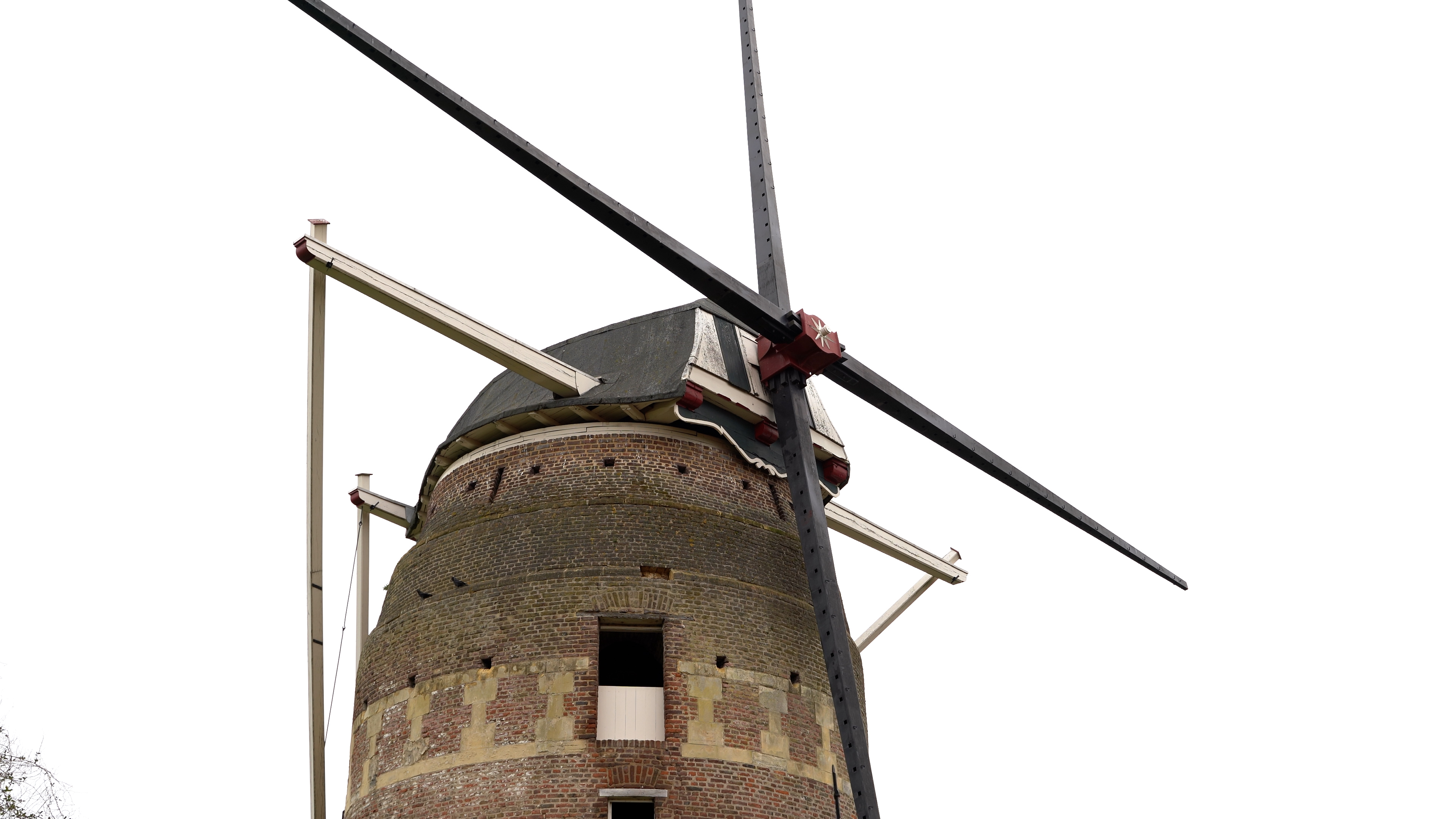 Historische molen Gronsveld staat stil voor noodzakelijk herstel: werkzaamheden in volle gang