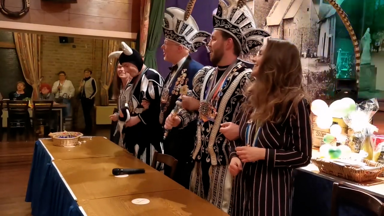 Heuvelland Nieuws: Geen prins voor carnavalsvereniging in Lemiers